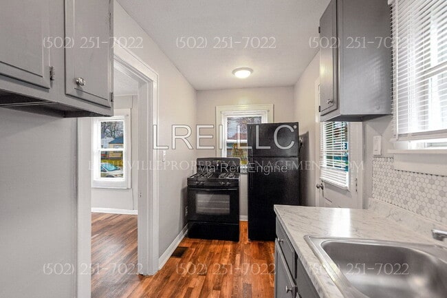 Building Photo - 343 N 42nd St
