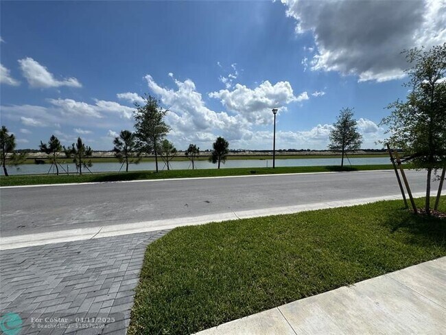 Building Photo - 13614 Spruce Pne Dr