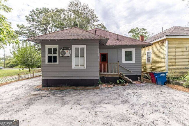 Building Photo - 1475 3rd St