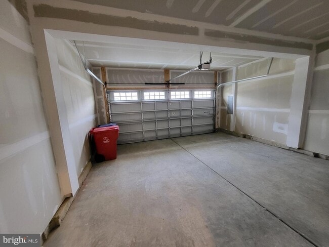 Building Photo - 1617 Phillips Dr