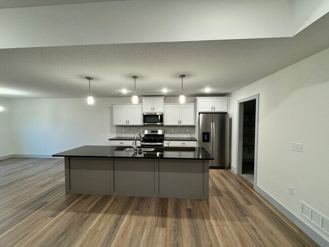 Building Photo - 4756 Raven Crk Dr