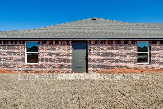 Building Photo - 400 Keiths Wy