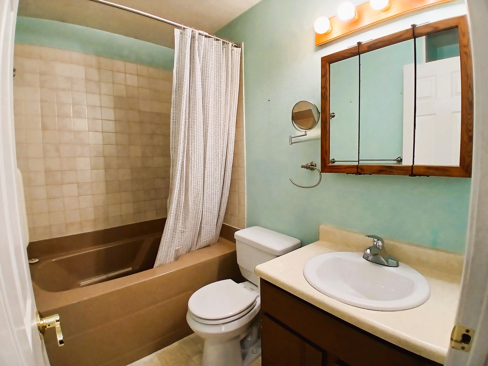 upstairs bath - 15160 E Robin Ln