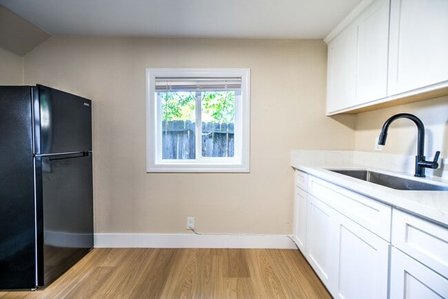 Building Photo - Rare Opportunity to Rent Main House and De...