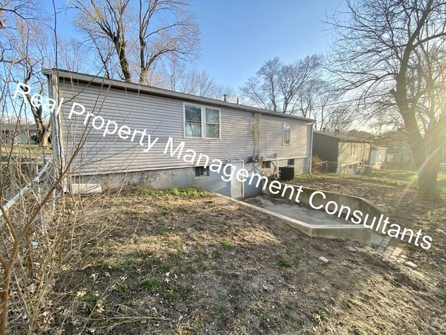 Building Photo - 6306 E 152nd St