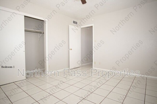 Building Photo - 2630 Mountain Ave