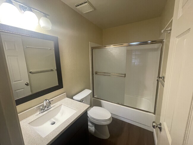 Building Photo - 160 Vail Ct