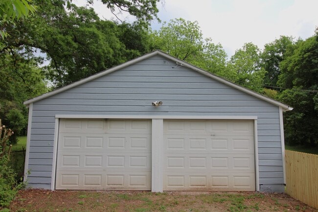 Building Photo - Charming 3 bedroom in Commonwealth!