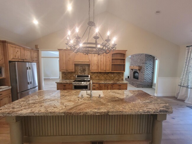 Building Photo - 867 N Swiss Farm Ct
