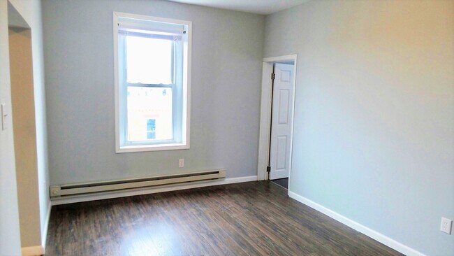 Building Photo - 1640 Wolf St