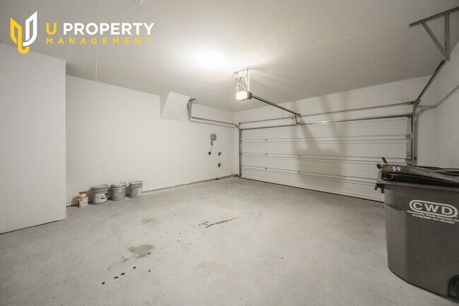Building Photo - 1817 Dahlia Way