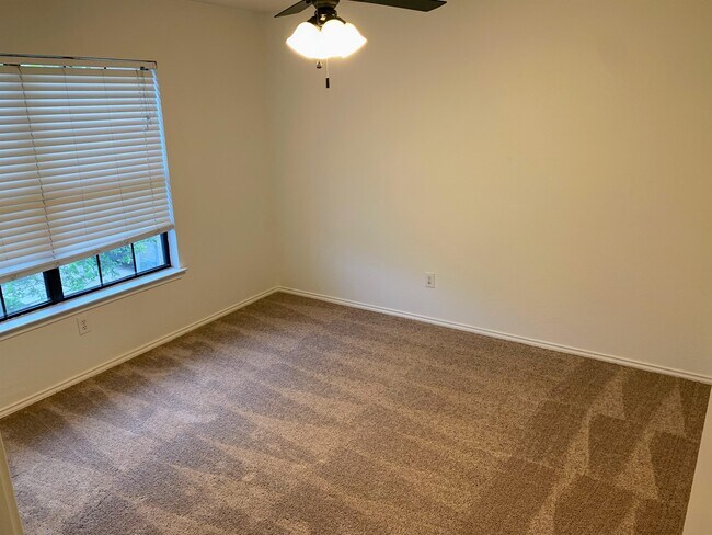 Building Photo - 2417 Riker Ridge Trail