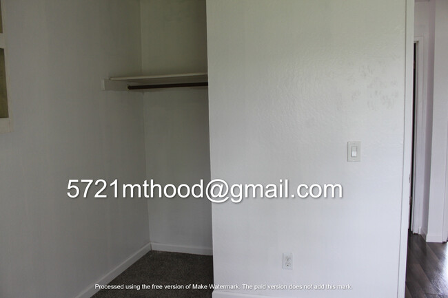 Building Photo - 5721 mount hood court
