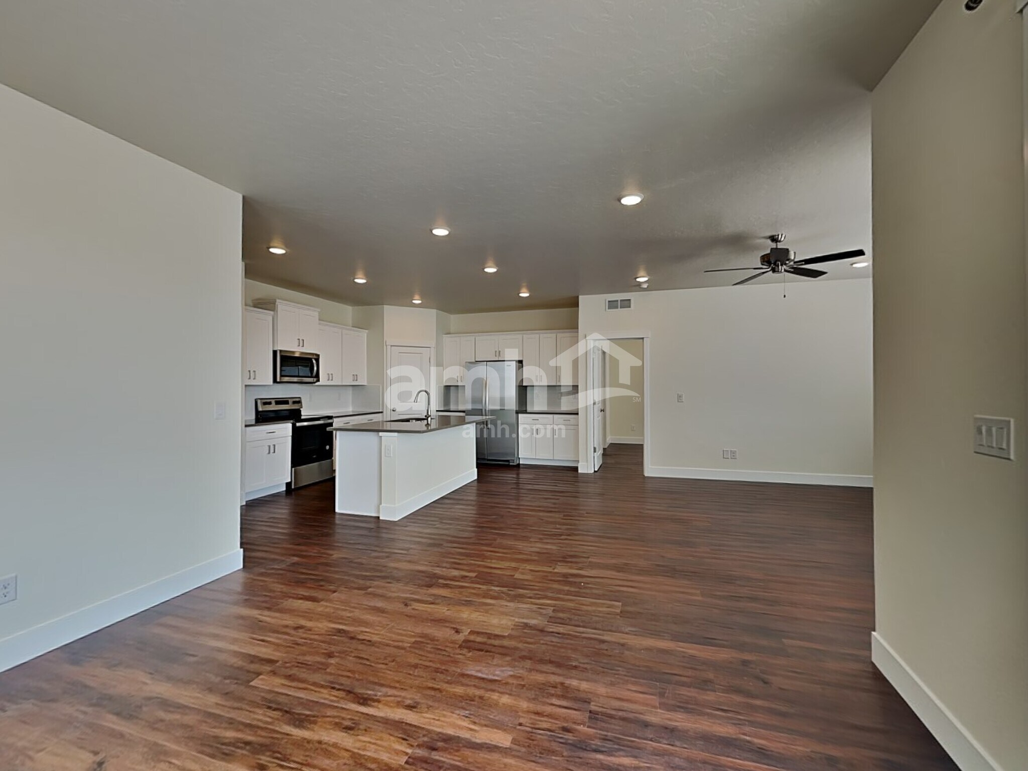 Building Photo - 9396 W Shumard St