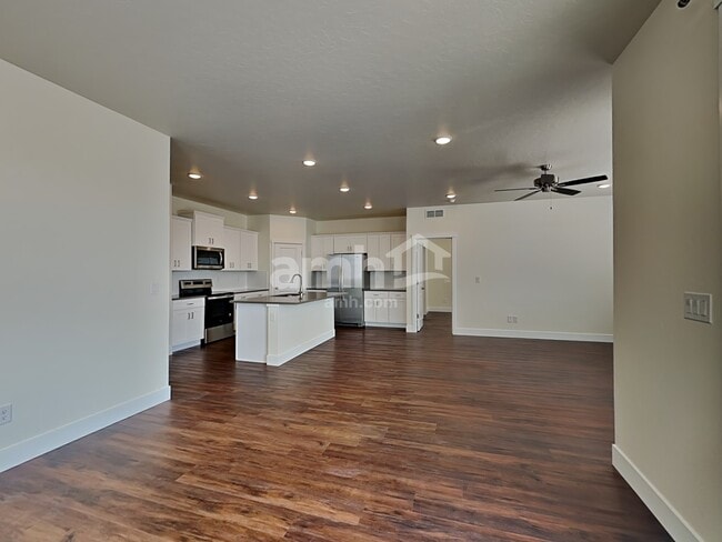 Building Photo - 9492 W Shumard St