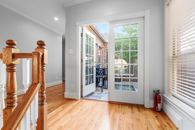 Building Photo - 4742 Post Oak Timber Dr