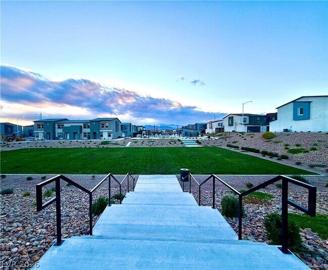 Building Photo - 6086 Lily Gdn St