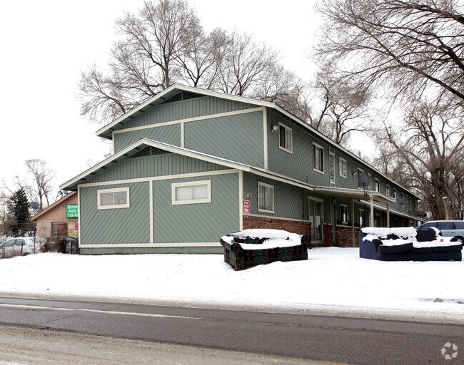 Primary Photo - 305 E Arvada St