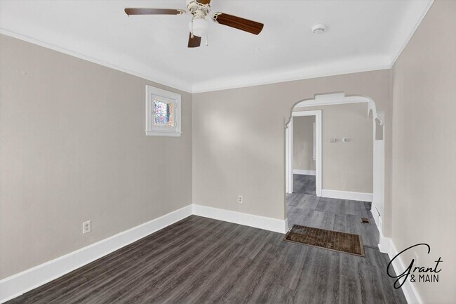 Building Photo - $1275 3 bedroom bungalow