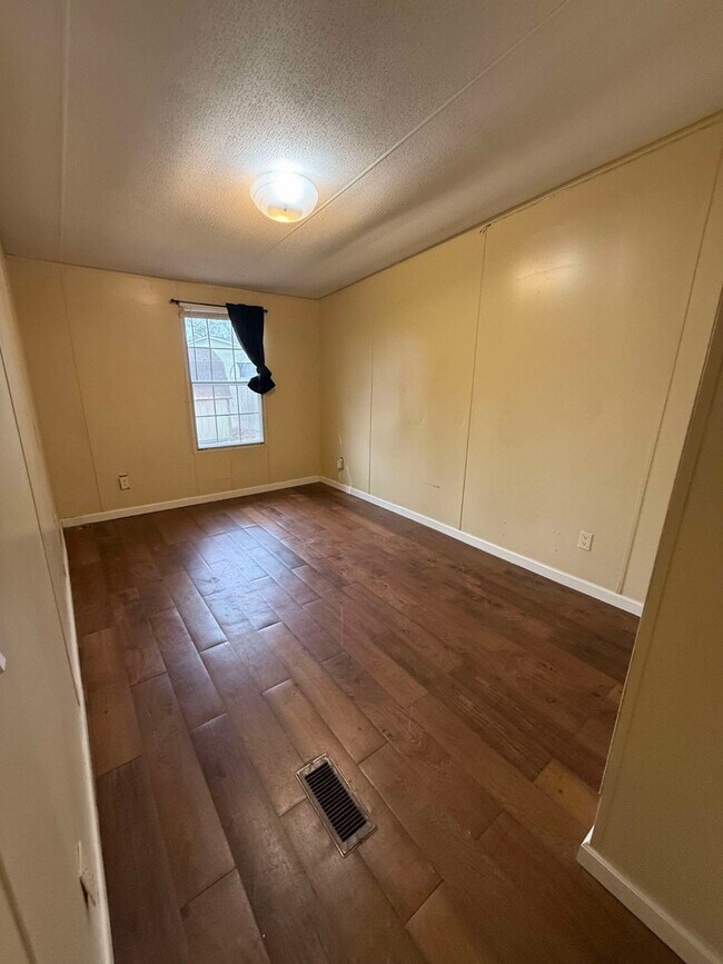 Building Photo - 16484 Brittany Way