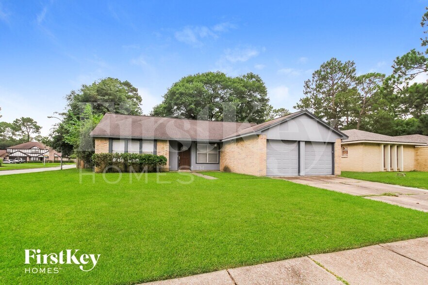 Building Photo - 4403 Pineville Ln