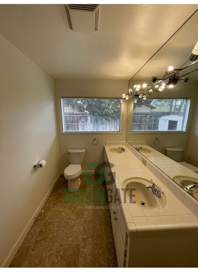 Building Photo - Spacious 4Bedroom 2Bath AVAILABLE NOW in Modesto!!