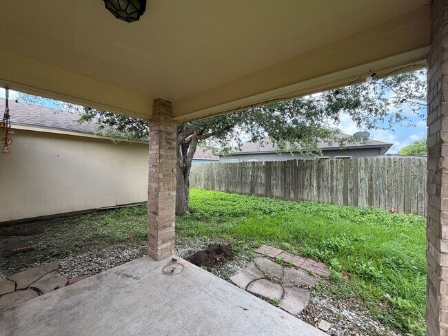 Building Photo - 6629 Kodiak Dr
