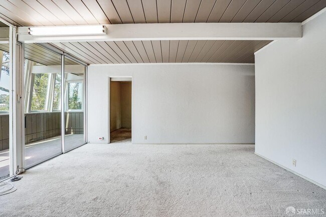 Building Photo - 172 Amber Dr