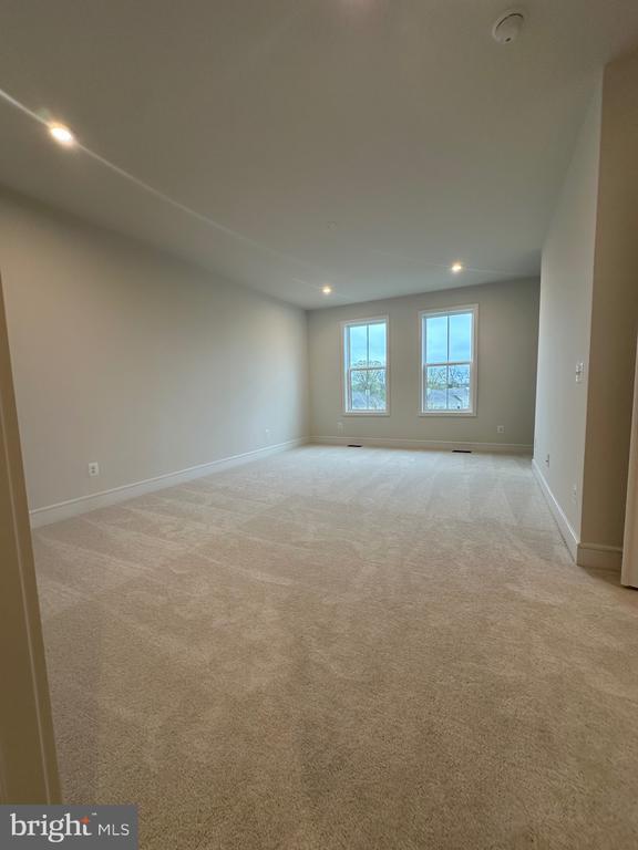 Building Photo - 43324 Farringdon Sq