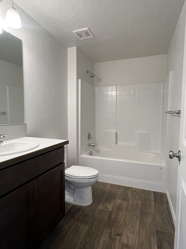 Building Photo - Beautiful 3 bed 2 bath home in Caldwell ju...