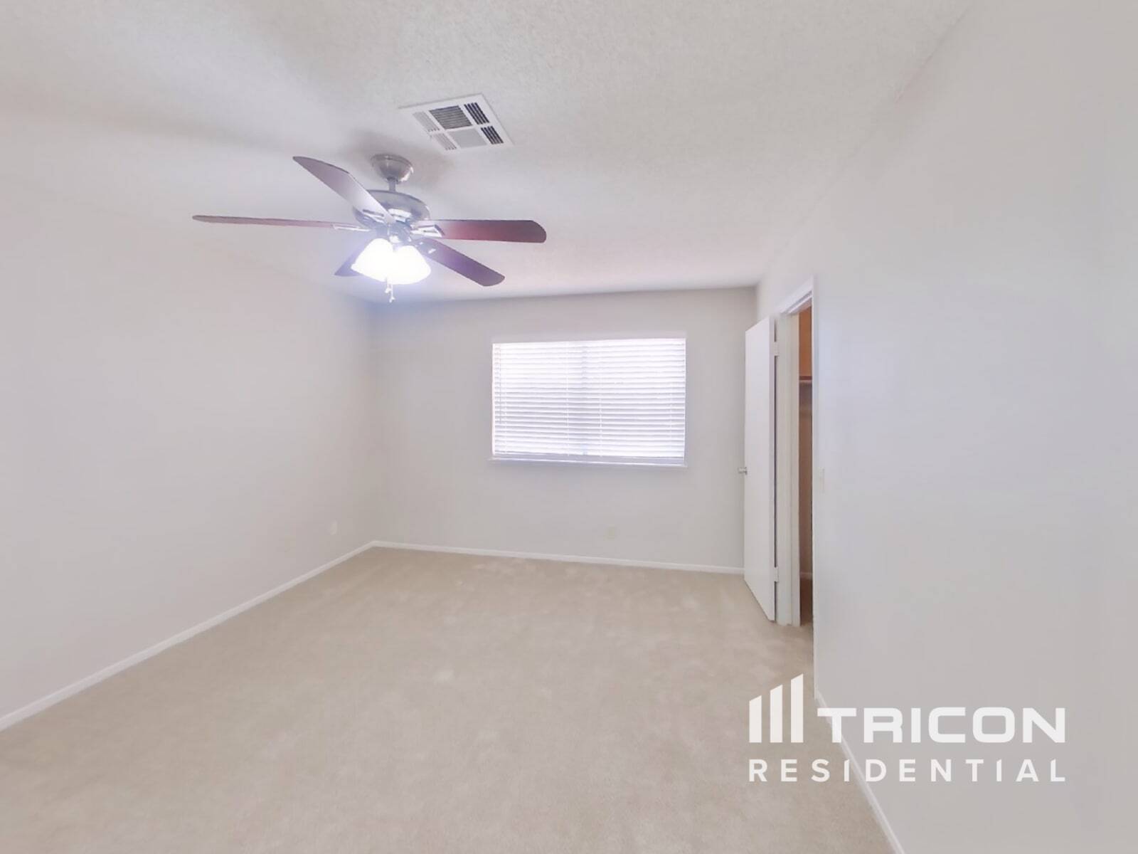 Building Photo - 5152 Laurelwood Ave
