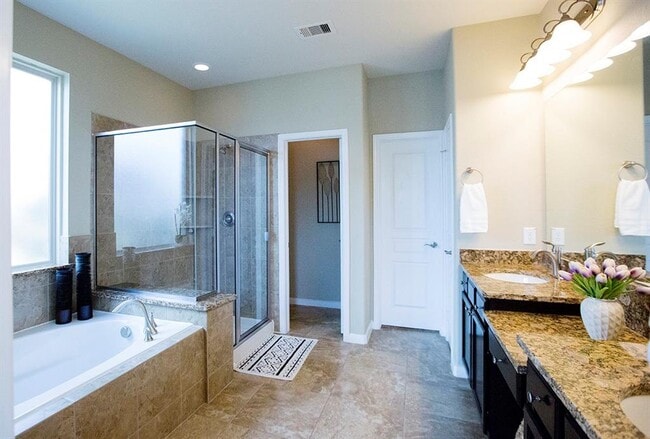 Building Photo - 25630 Foxrun Vista Dr