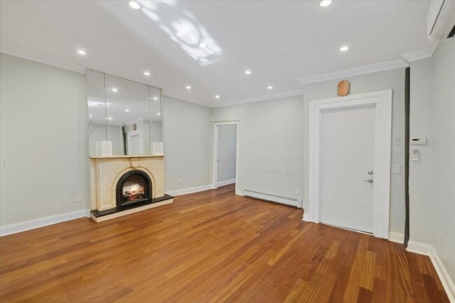 Building Photo - 259 7th St