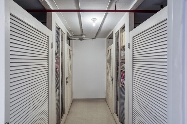 Building Photo - 5380 N Ocean Dr