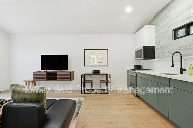 Building Photo - 3704 Wilcox St