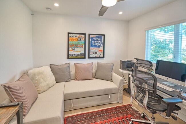 Building Photo - Spend the Holidays in Style | Fully Furnished Coronado Home