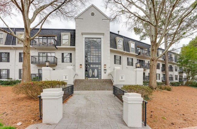 Building Photo - 1303 Pine Heights Dr NE