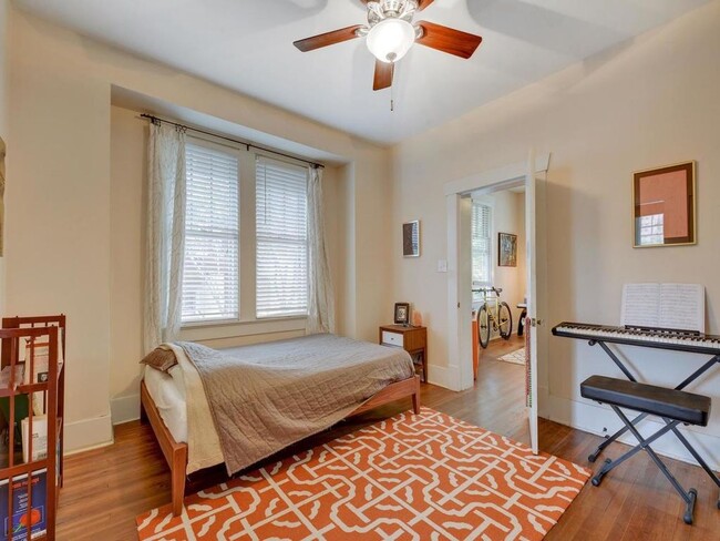 Building Photo - 601 Bellevue Pl