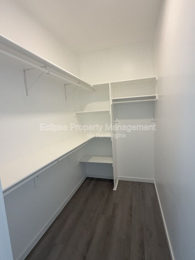 Building Photo - 147 Buena Vista Dr