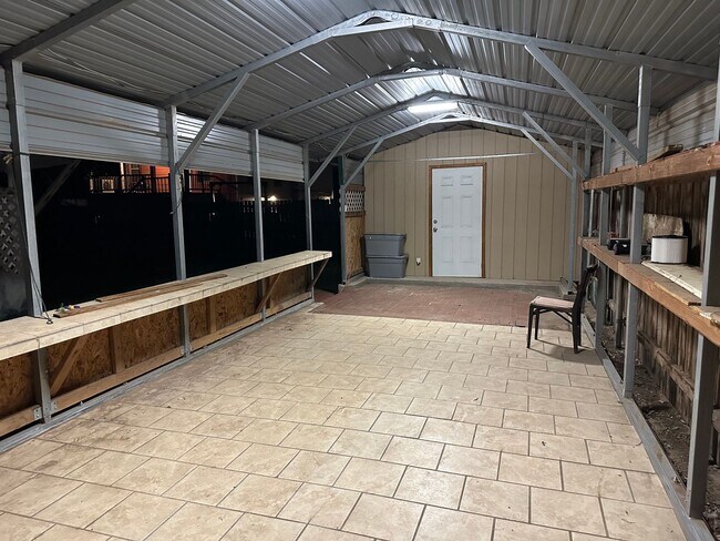 Building Photo - Apartment for rent