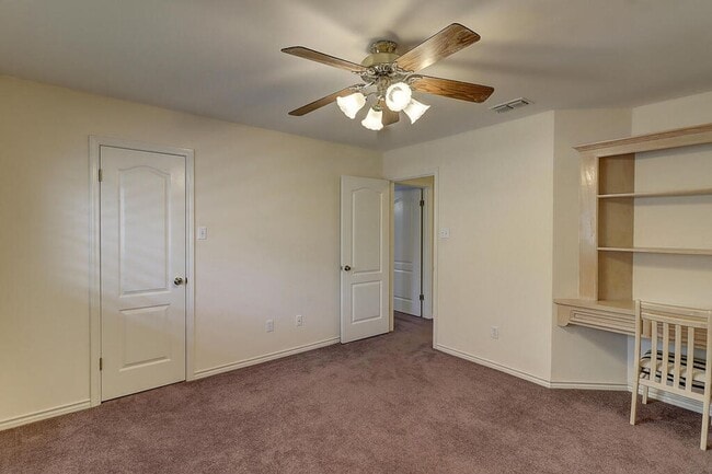Building Photo - 4321 Holly Ridge Dr