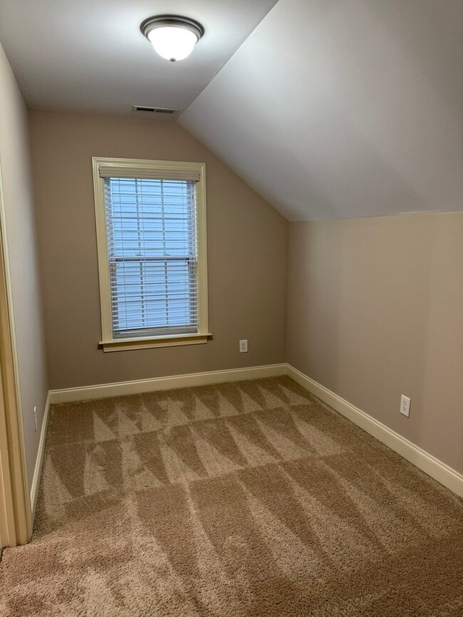 Building Photo - HUGE 5 Bedroom 3 Stroy Home with Fenced in...