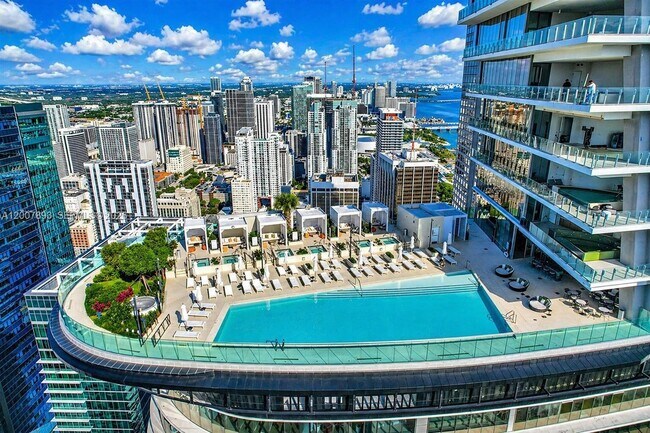 Building Photo - 300 Biscayne Blvd Way