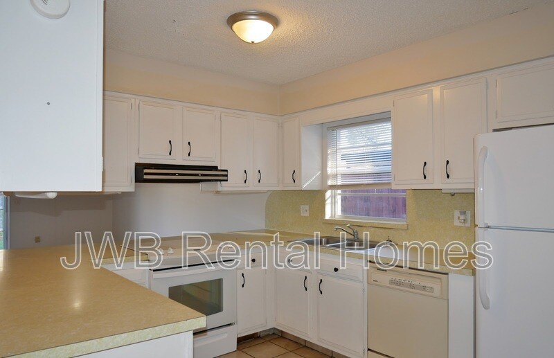 Building Photo - 3583 Grassy Ride Dr