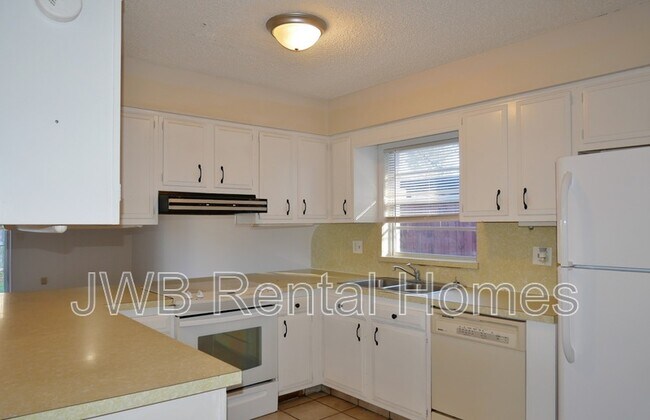 Building Photo - 3583 Grassy Ride Dr
