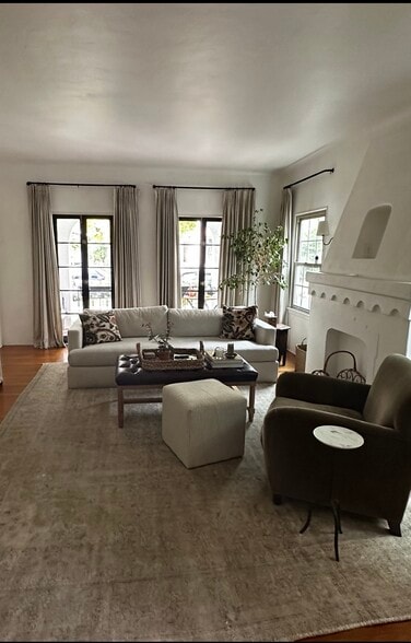 Building Photo - 1104 E California Ave