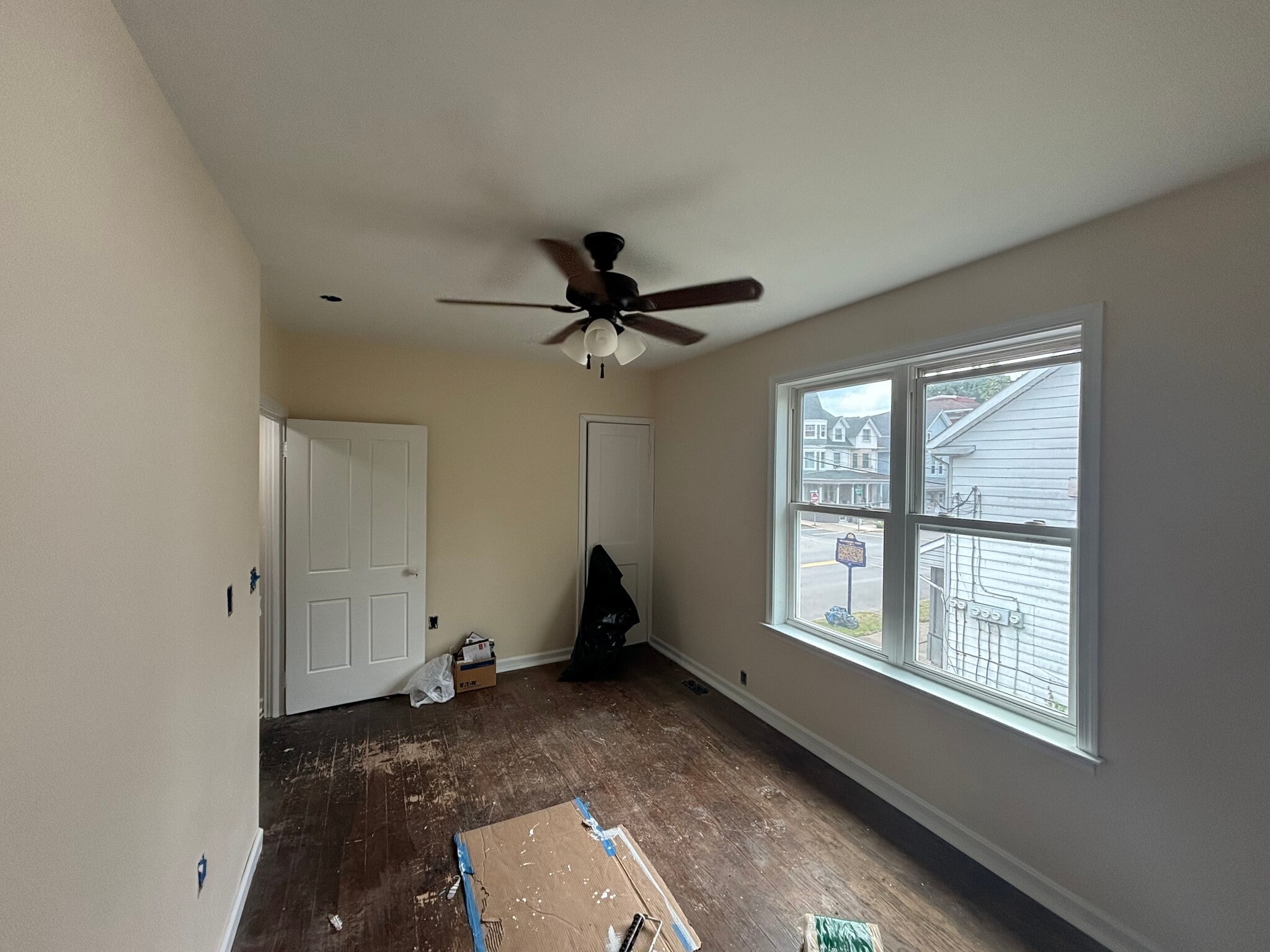 Building Photo - 415 Market St