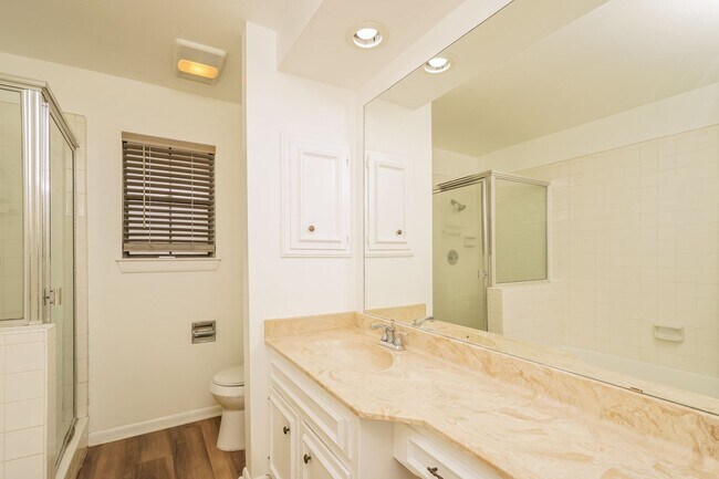 Building Photo - Fredericksburg_8415