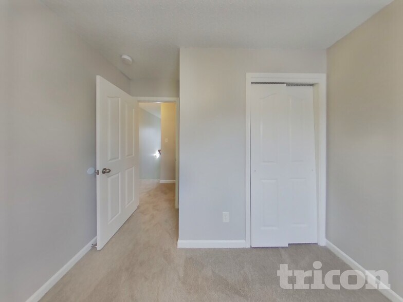 Building Photo - 5940 Briggs Dr