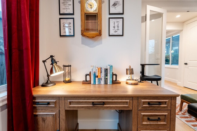 Building Photo - 2732 Fair Oaks Ave